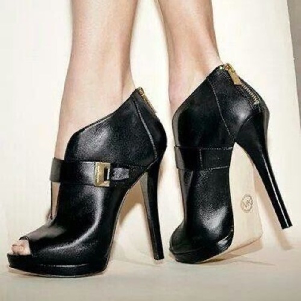 MICHAEL KORS Black Leather Guiliana Peep Toe Booties Gold Hardware Nordstrom 10